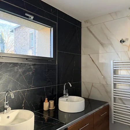 Maison d'hôtes Ou Entier Avec Grand Terrain Et Piscine 3*