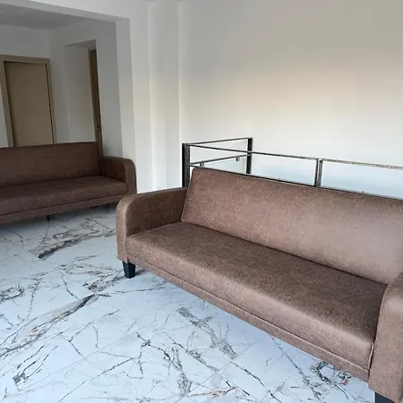 Ou Entier Avec Grand Terrain Et Piscine Maison d'hôtes 3*