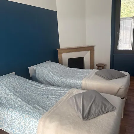 Ou Entier Avec Grand Terrain Et Piscine Maison d'hôtes 3*