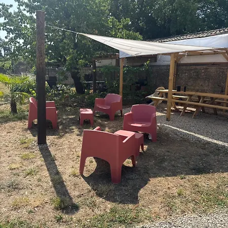 Maison d'hôtes Ou Entier Avec Grand Terrain Et Piscine Andancette